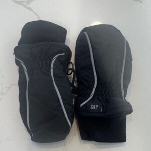 GAP Black Winter Mittens- toddler XS/S